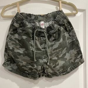 Girl’s Justice Camo shorts